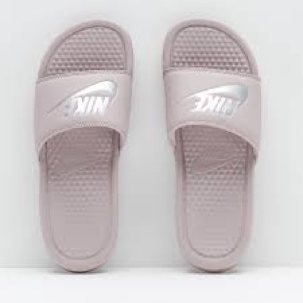 Rose Nike Slides 🤗